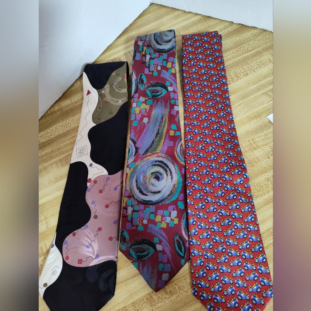 Ralph Lauren And 2 Halston Gorgeous Silk Ties Unused Condition Fun Designs